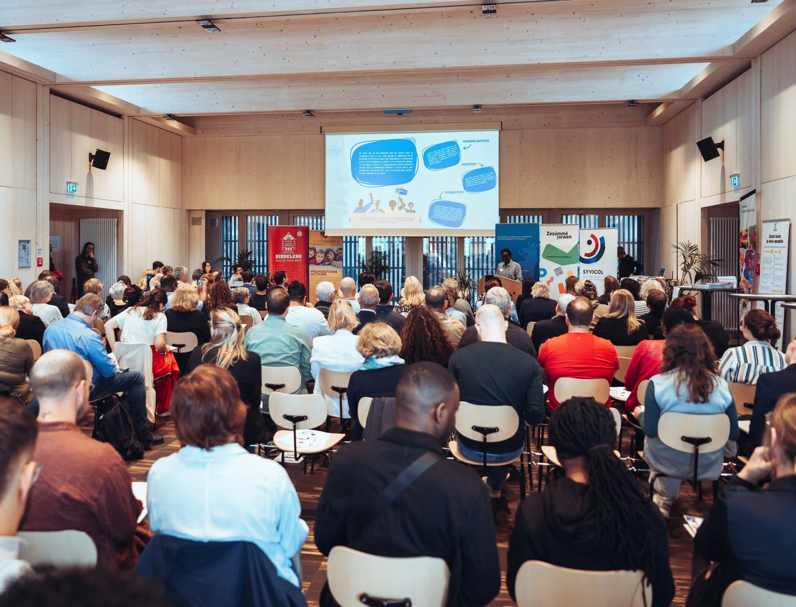 bonnes pratiques - conférences et formations sur le racisme et la lutte contre toute forme de discrimination